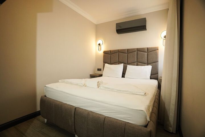 Room 9 of 27