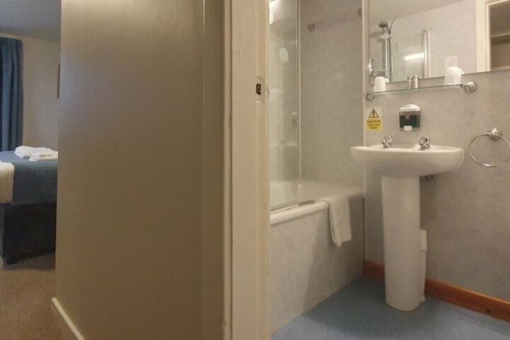 Room 11 of 49