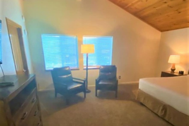 Room 25 of 113