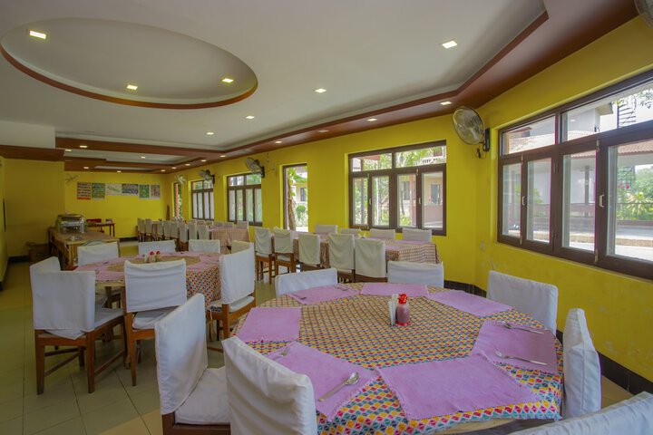 Dining 13 of 21