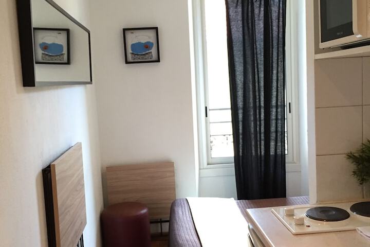 Room 6 of 35