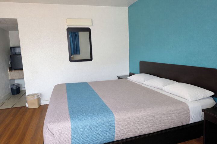 Room 12 of 22