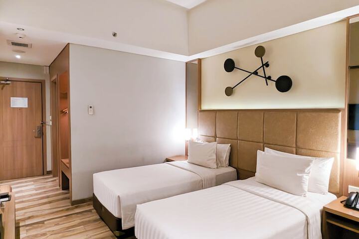 Room 24 of 64