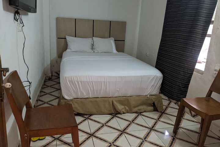 Room 12 of 36