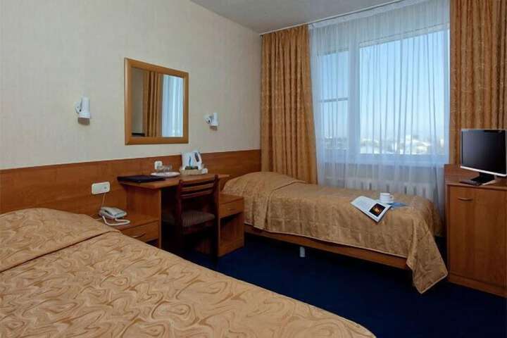 Room 14 of 99