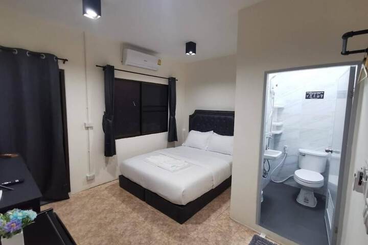 Room 10 of 22