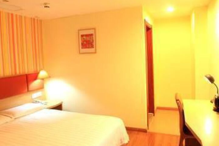 Room 29 of 32