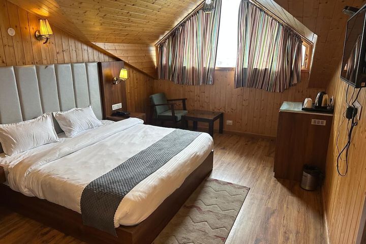 Room 2 of 34