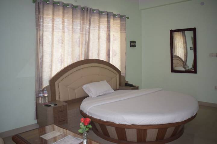 Room 18 of 33