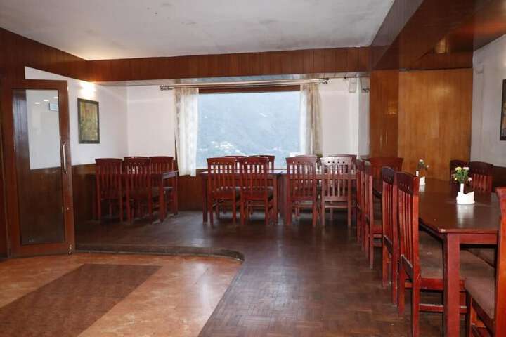 Dining 34 of 44