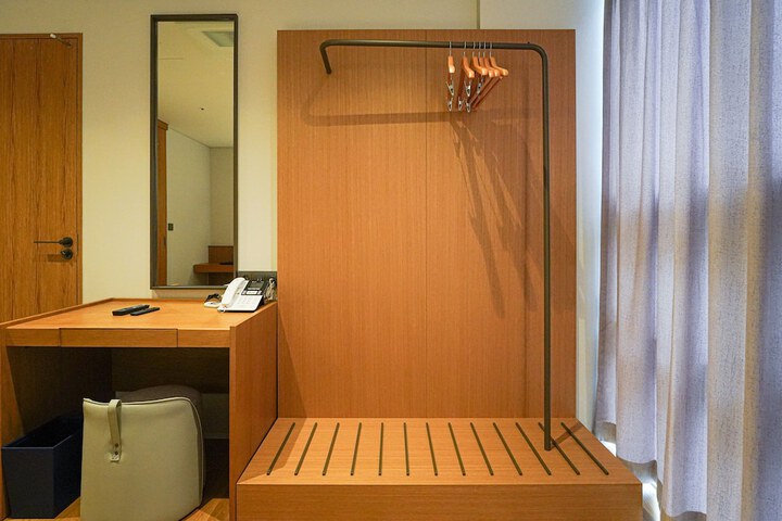 Room 18 of 76
