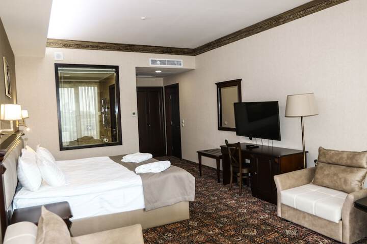 Room 8 of 50