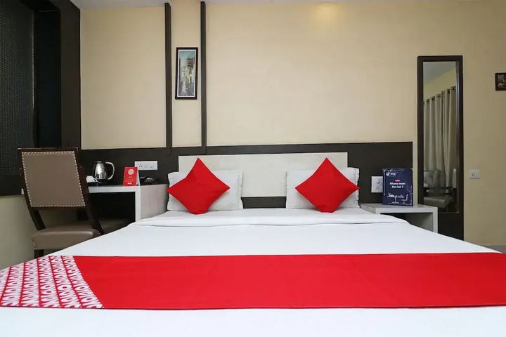 Room 4 of 20