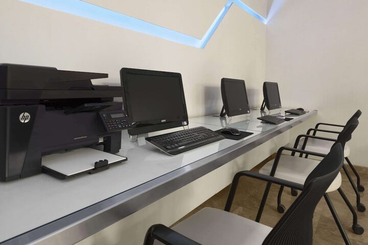 Business Center 130 of 133