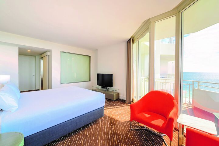 Room 15 of 106