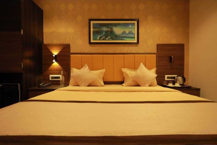 Room 3 of 13