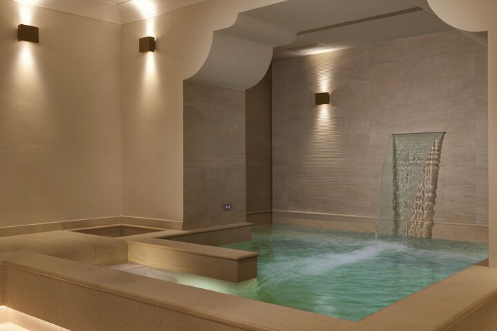 Pool 42 of 77