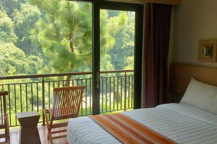 Room 3 of 111