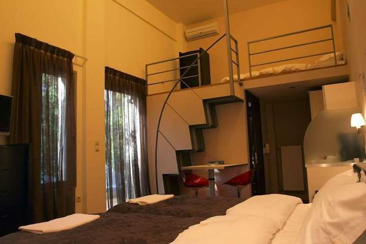 Room 13 of 39