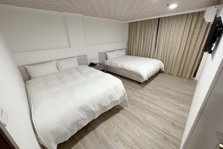 Room 15 of 73