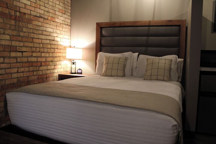 Room 10 of 42
