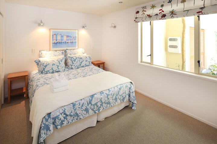 Room 6 of 70