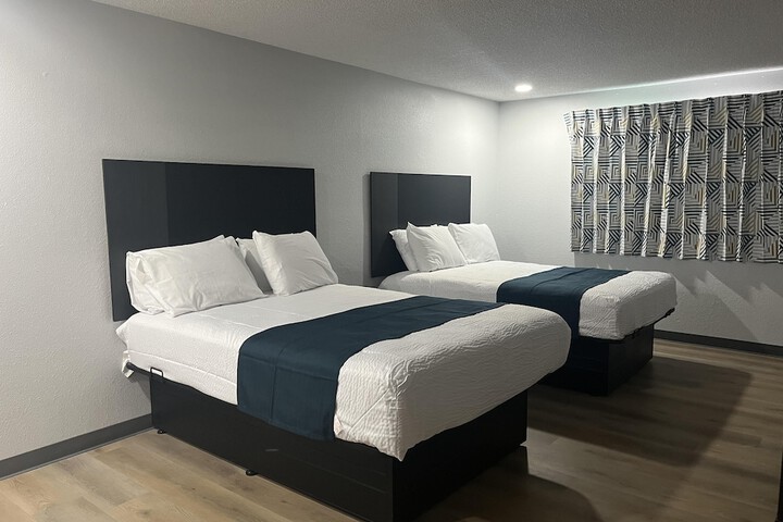 Room 14 of 18