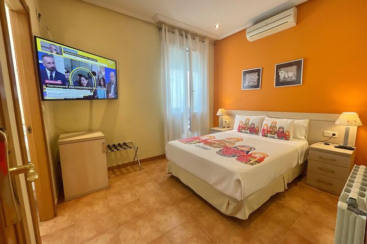 Room 5 of 38