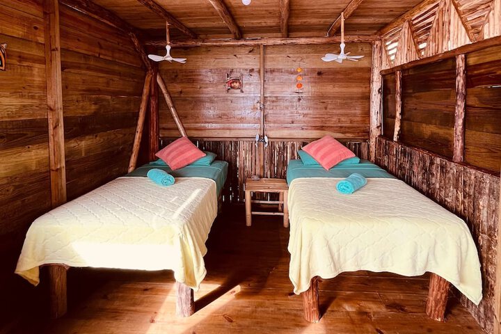 Room 4 of 118