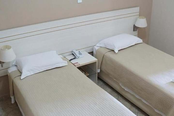 Room 16 of 27