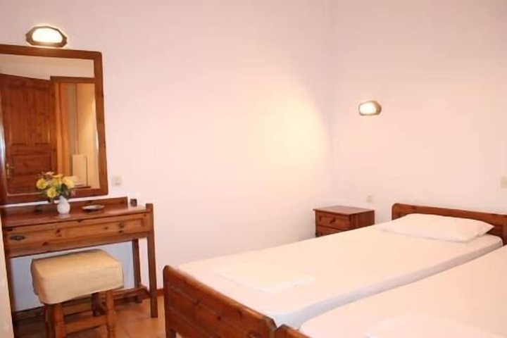 Room 10 of 35