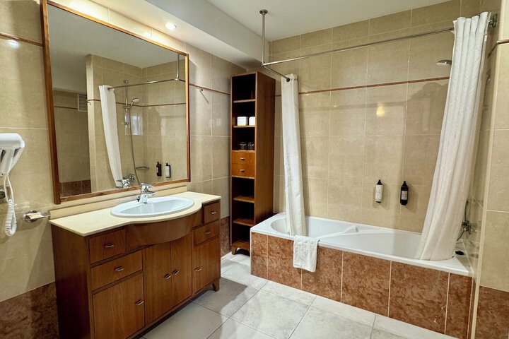 Room 32 of 115