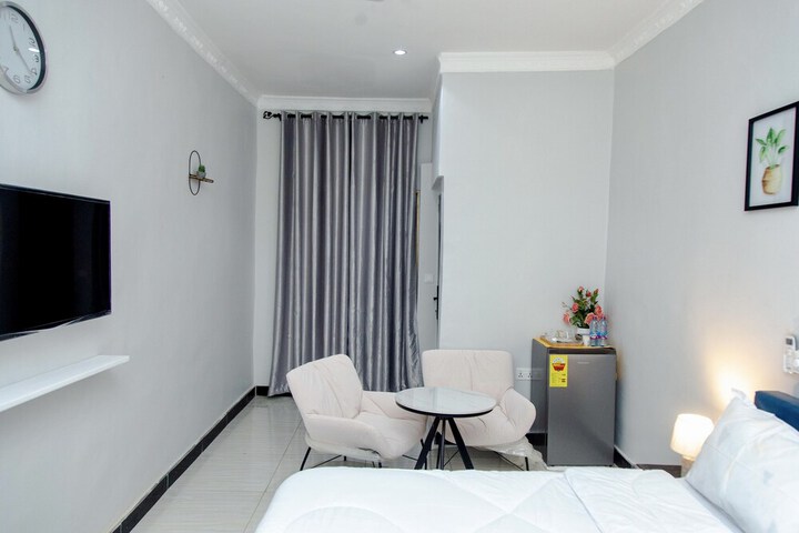 Room 44 of 77