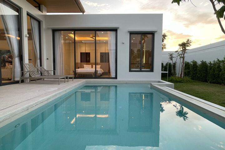 Pool 52 of 107