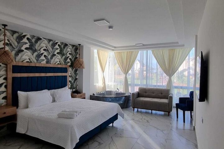 Room 44 of 100