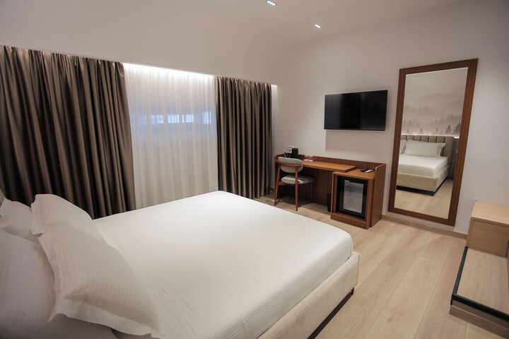 Room 108 of 198