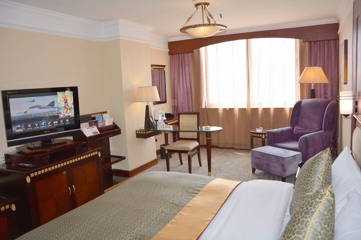 Room 15 of 48