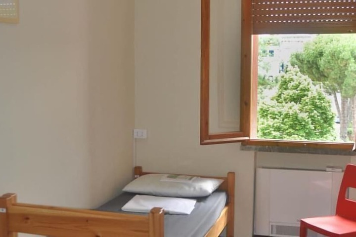 Room 11 of 29