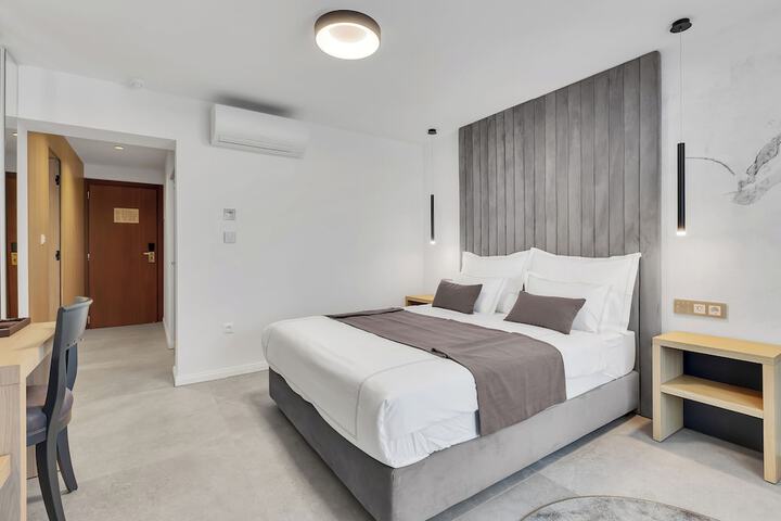 Room 5 of 38