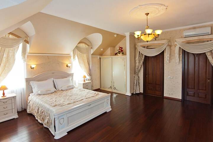 Room 33 of 68