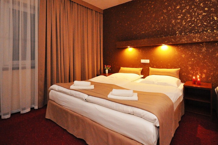 Room 9 of 56