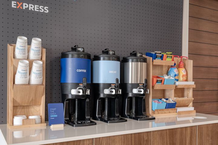 Breakfast/Coffee Service 35 of 45