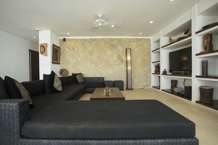 Room 90 of 208