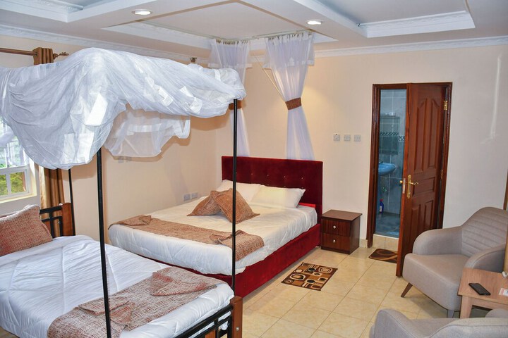 Room 12 of 16
