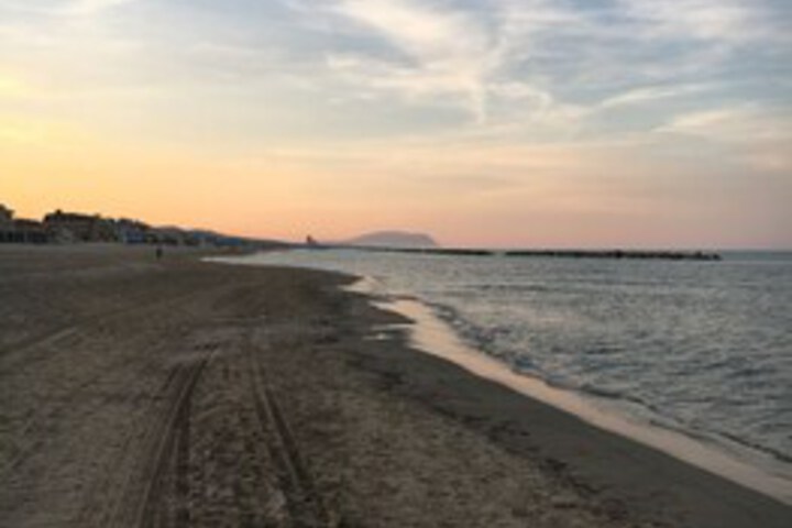 Beach 16 of 104