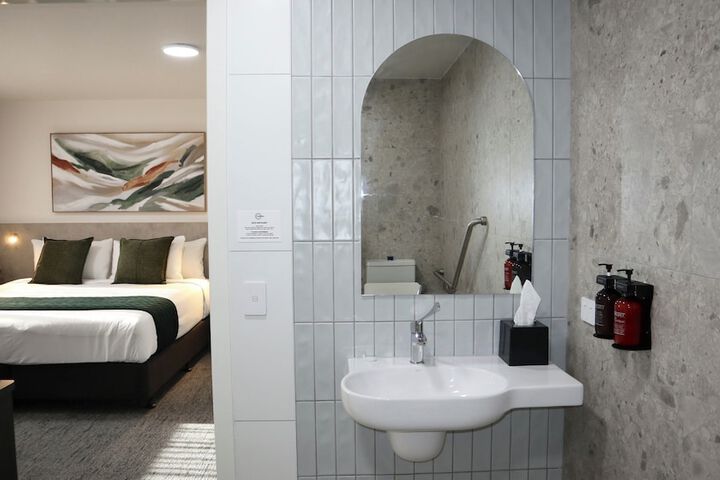 Room 14 of 21