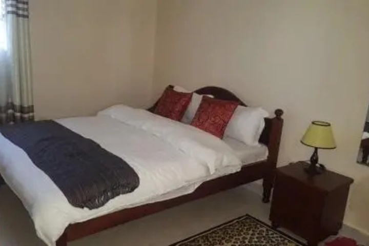 Room 4 of 4