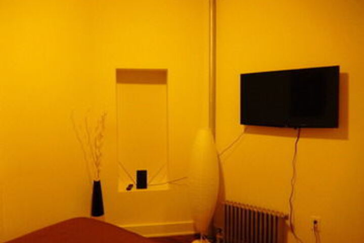 Room 4 of 7