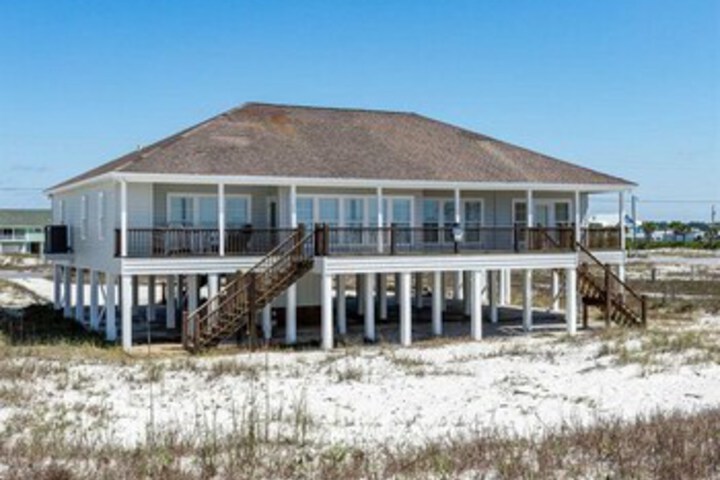 Exterior of Sea Spray by Meyer Vacation Rentals
