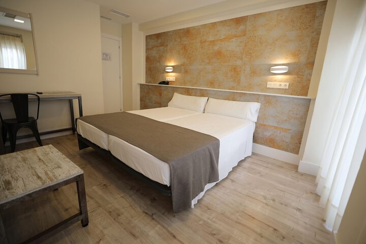 Room 30 of 65